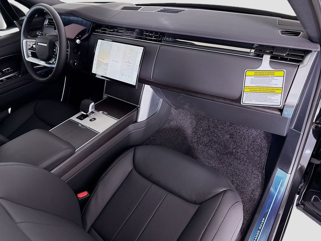 New 2026 Land Rover Range Rover Long Wheelbase SE AWD/4WD image 19