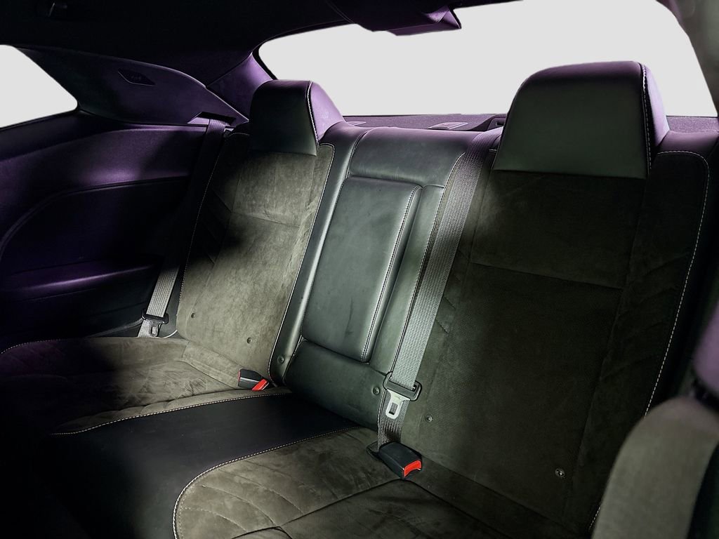 Used 2016 Dodge Challenger SXT image 22