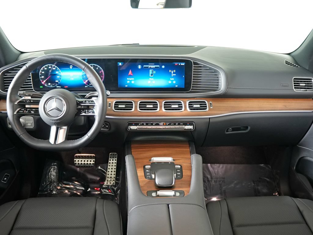 Used 2025 Mercedes-Benz GLS 450 4MATIC w/ AMG Line Exterior image 12