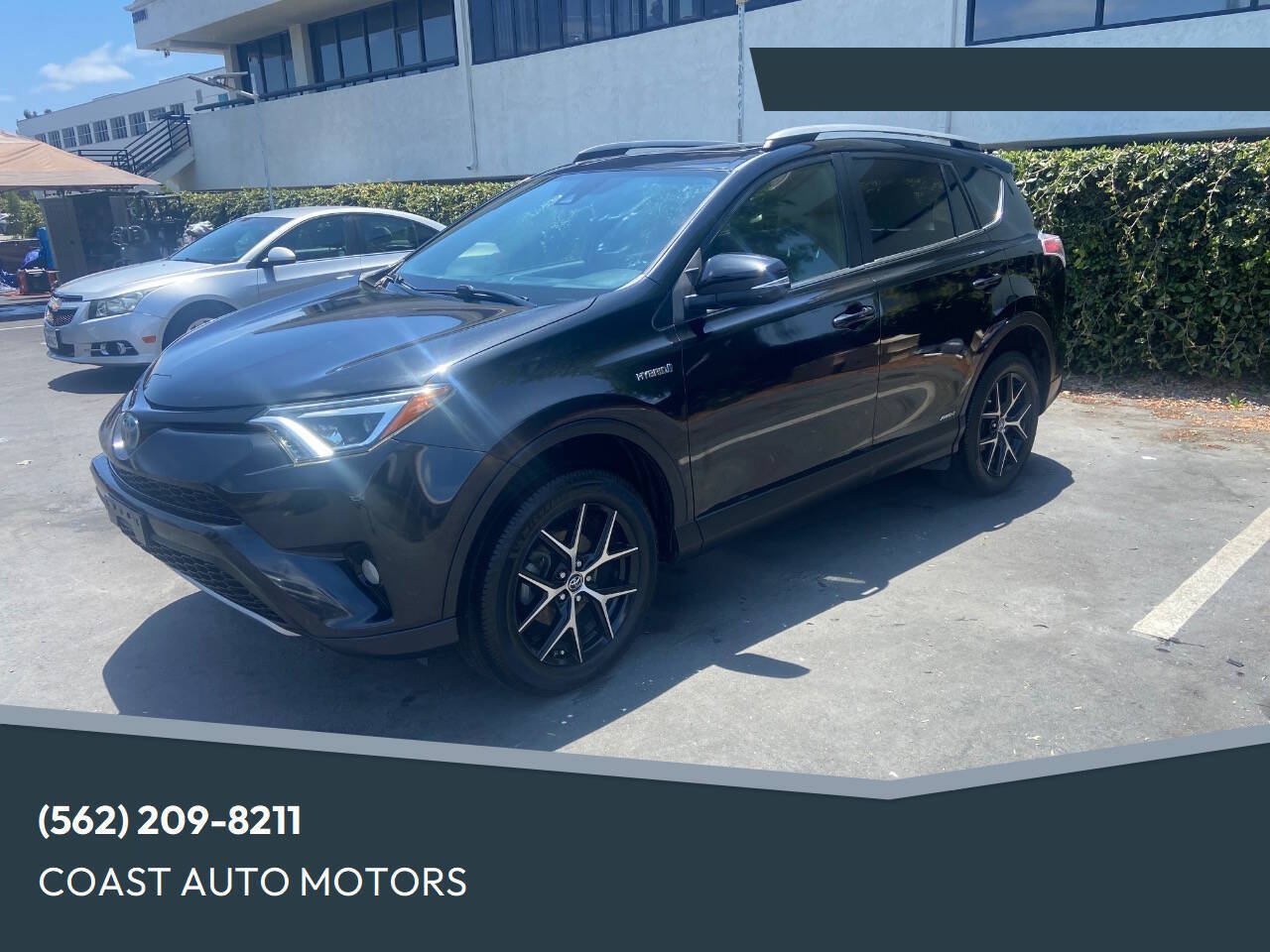 Used 2017 Toyota RAV4 SE AWD/4WD image 1