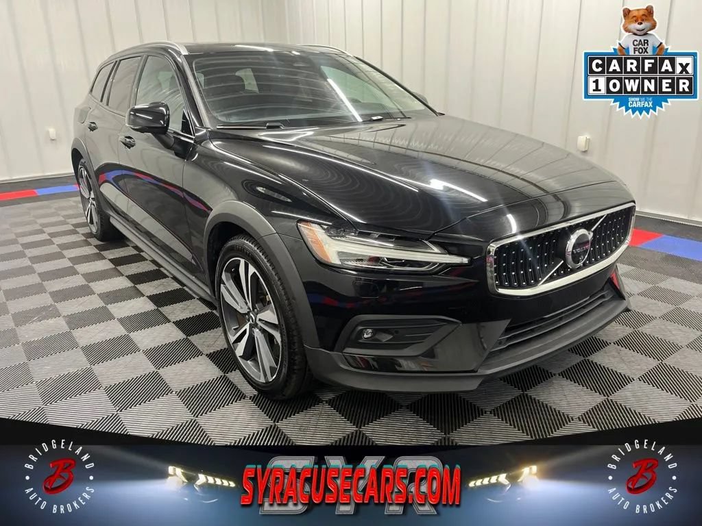 Used 2025 Volvo V60 B5 Cross Country Plus