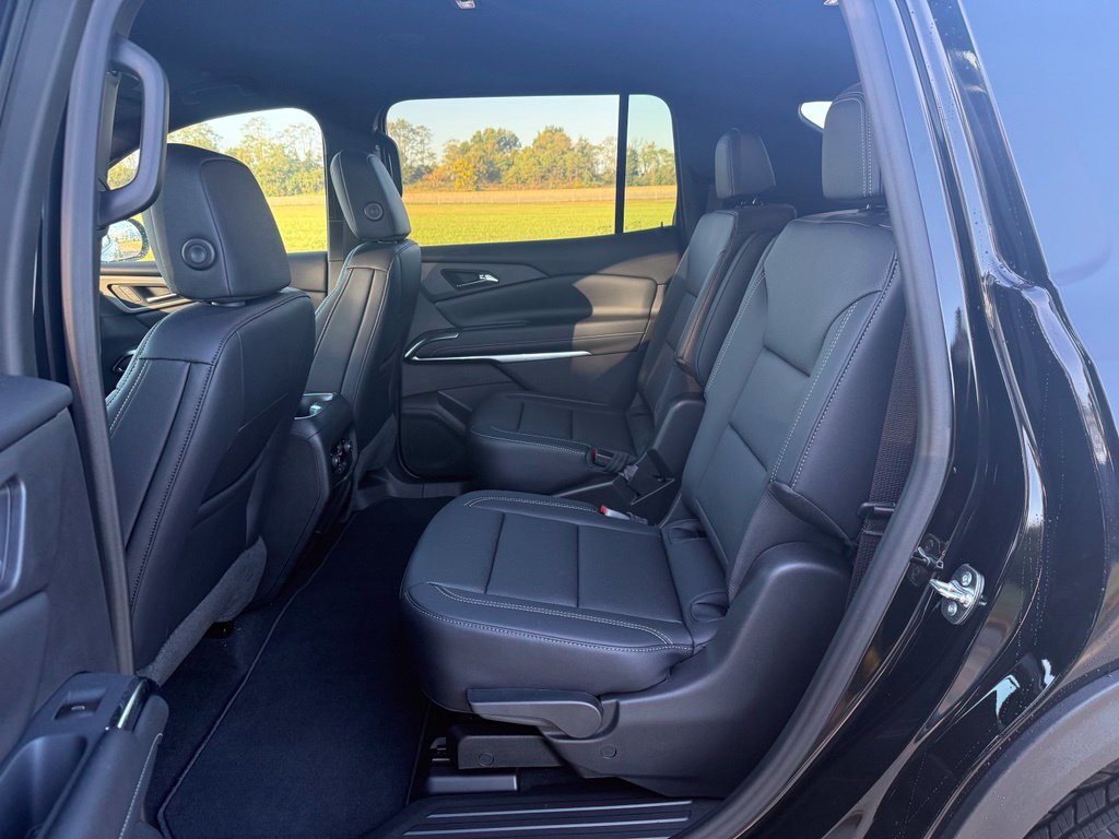 New 2027 Chevrolet Traverse LT w/ Midnight/Sport Edition FWD image 11