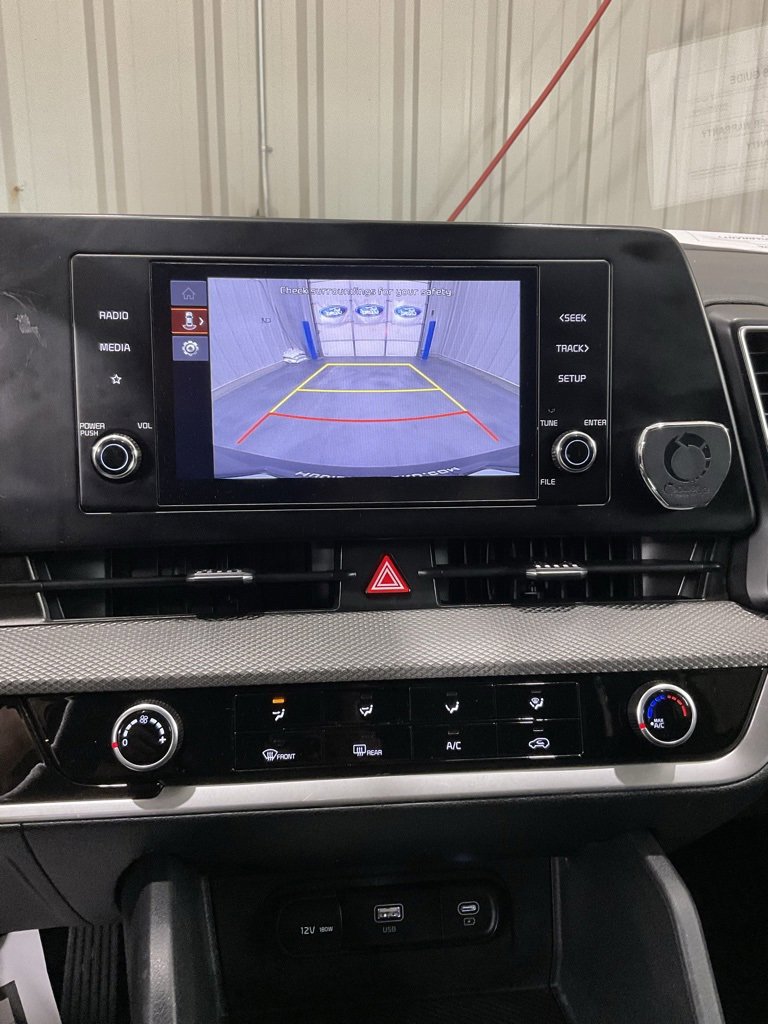 Used 2025 Kia Sportage LX image 17