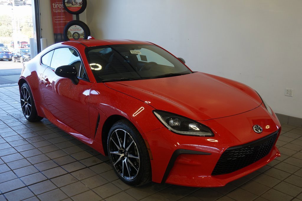 New 2025 Toyota GR86 image 2