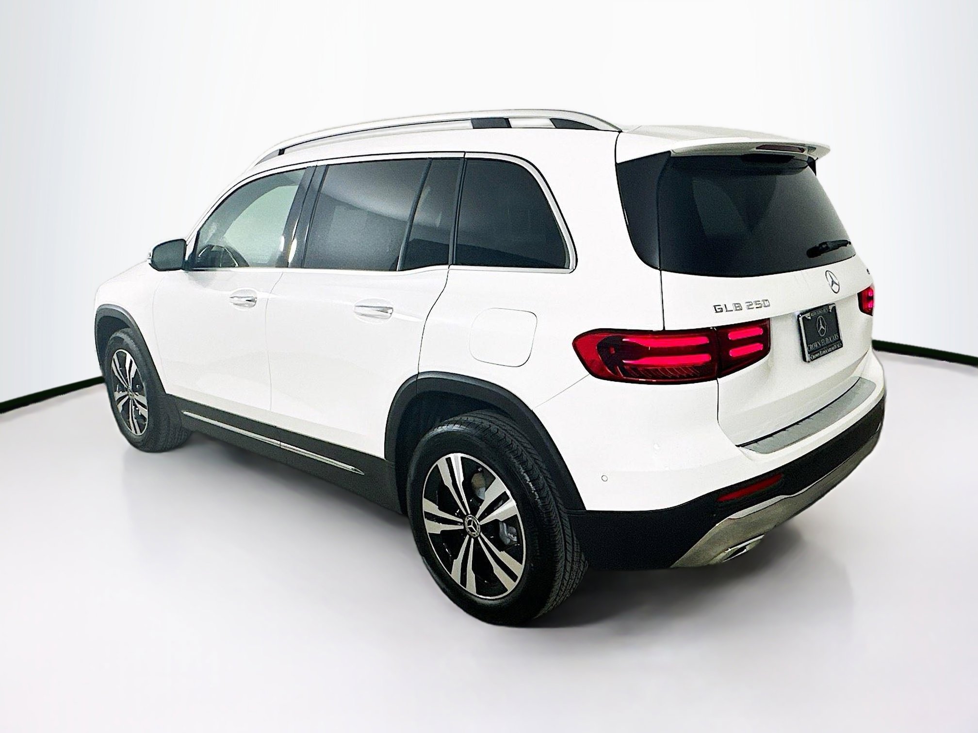 Certified 2025 Mercedes-Benz GLB 250 4MATIC image 5