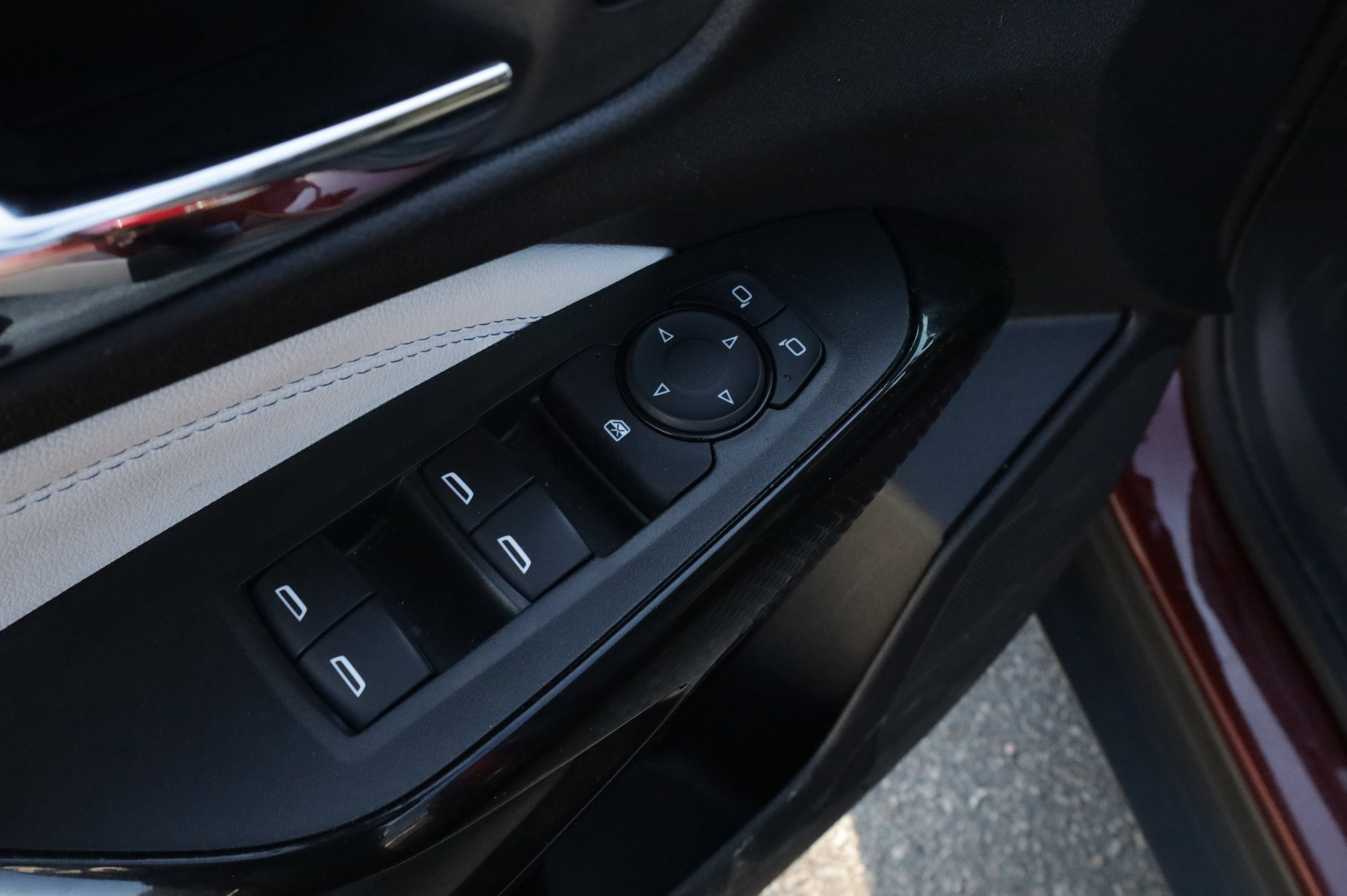 Used 2025 Chevrolet Trax LT FWD image 22