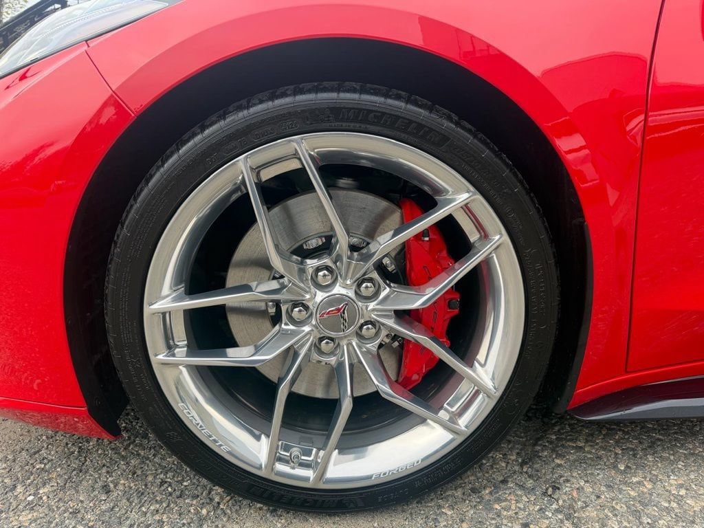 Used 2025 Chevrolet Corvette Z06 RWD image 16