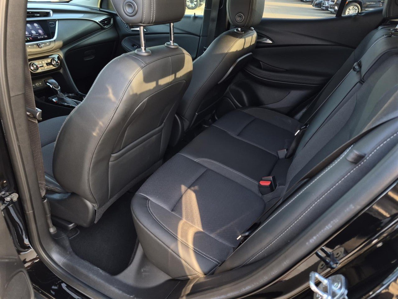Certified 2022 Buick Encore GX Select w/ Sport Touring Package FWD image 13
