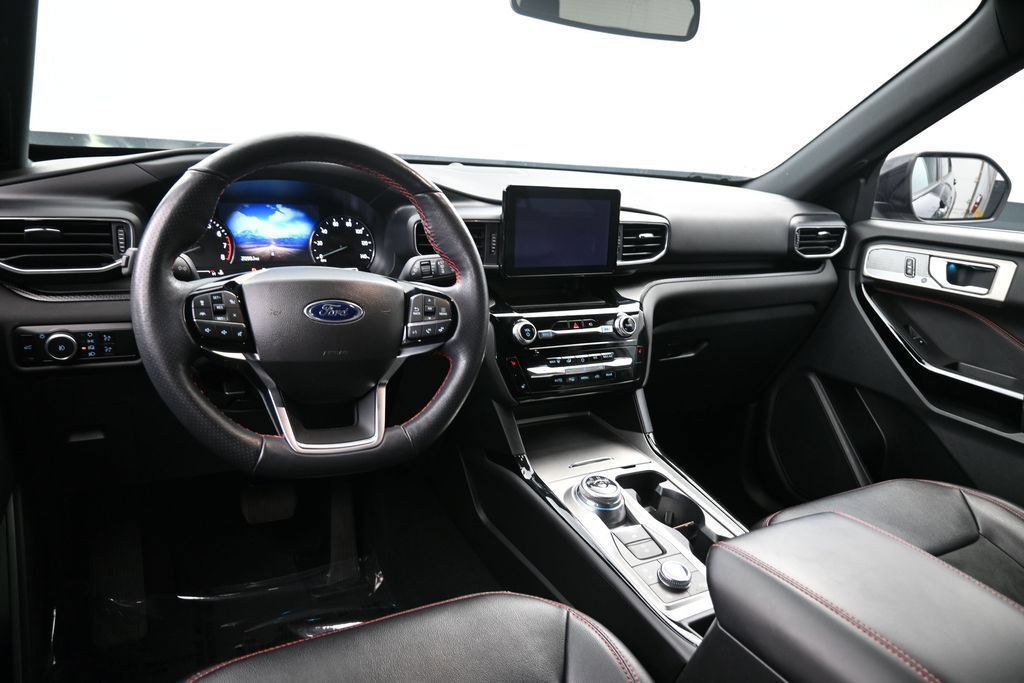Used 2023 Ford Explorer ST-Line AWD/4WD image 11