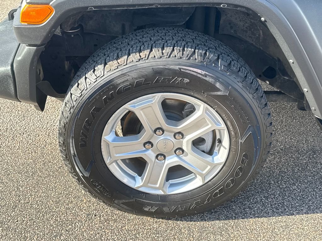 Used 2021 Jeep Wrangler Unlimited Sport image 38