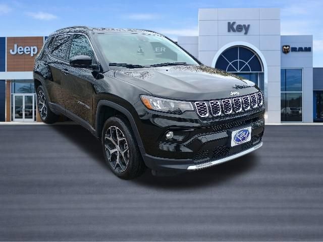 Used 2024 Jeep Compass Limited AWD/4WD image 8