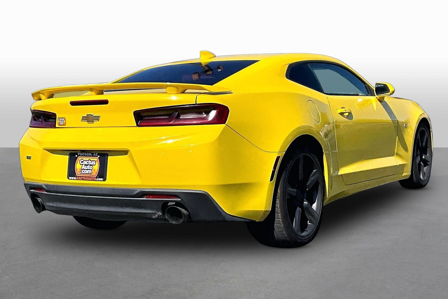 Used 2017 Chevrolet Camaro SS RWD image 2