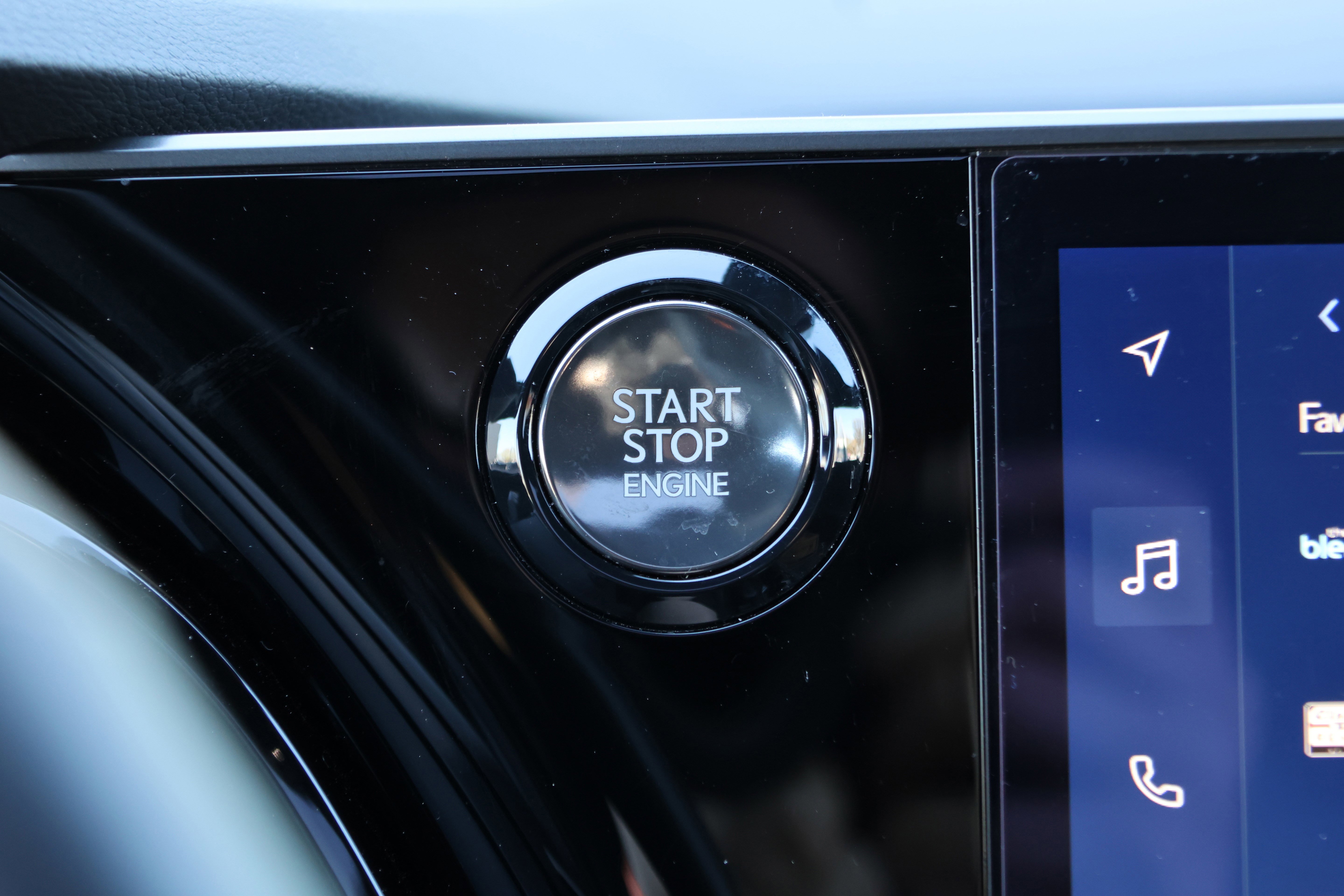 Used 2025 Lexus RX 350 Premium w/ Accessory Package (Z1) image 22