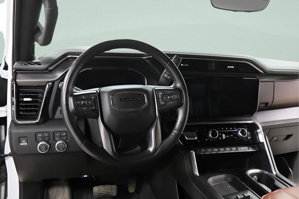 Used 2024 GMC Sierra 2500 Denali Ultimate image 9