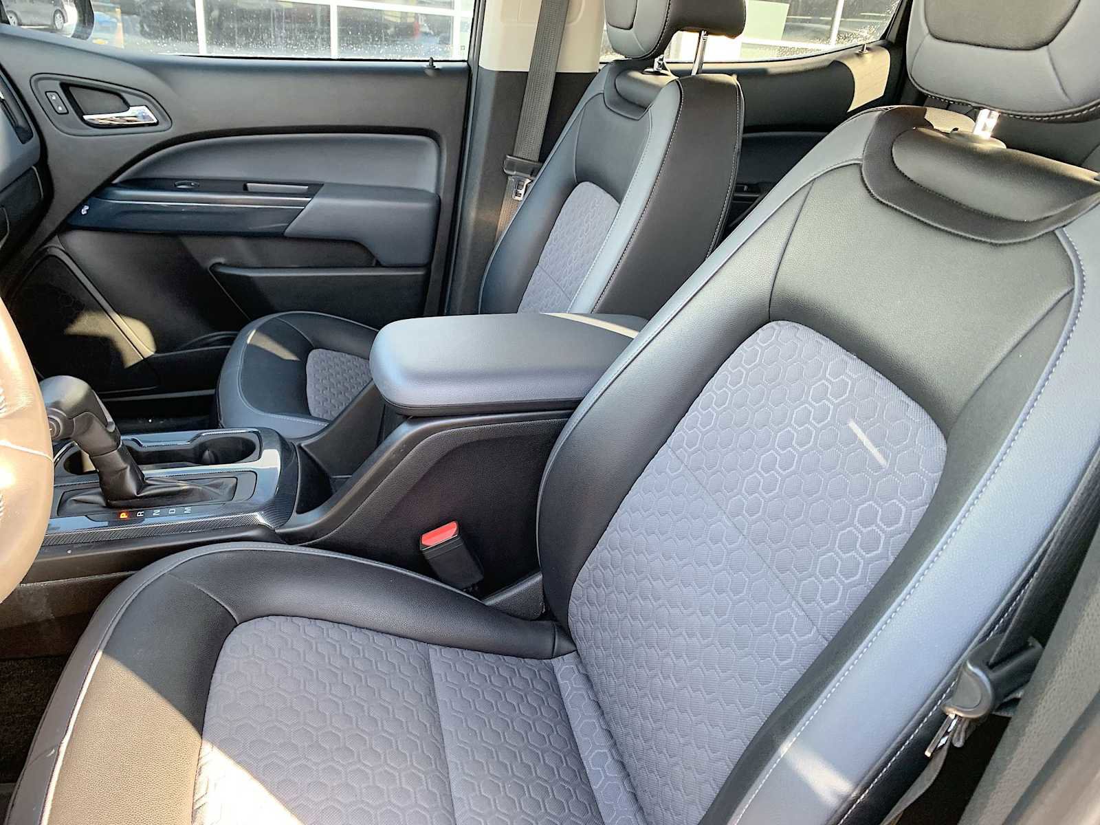 Certified 2016 Chevrolet Colorado Z71 w/ Z71 Midnight Edition image 17