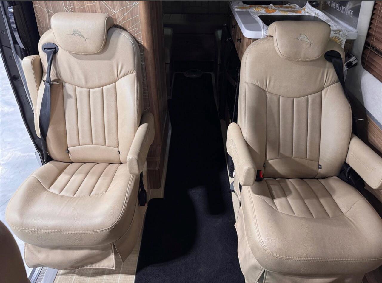 Used 2022 Mercedes-Benz Sprinter 3500 image 11