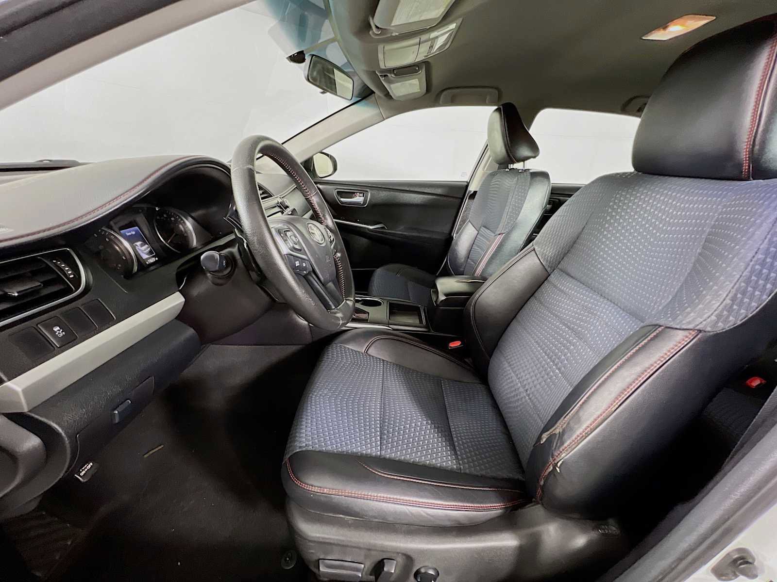 Used 2015 Toyota Camry SE image 20