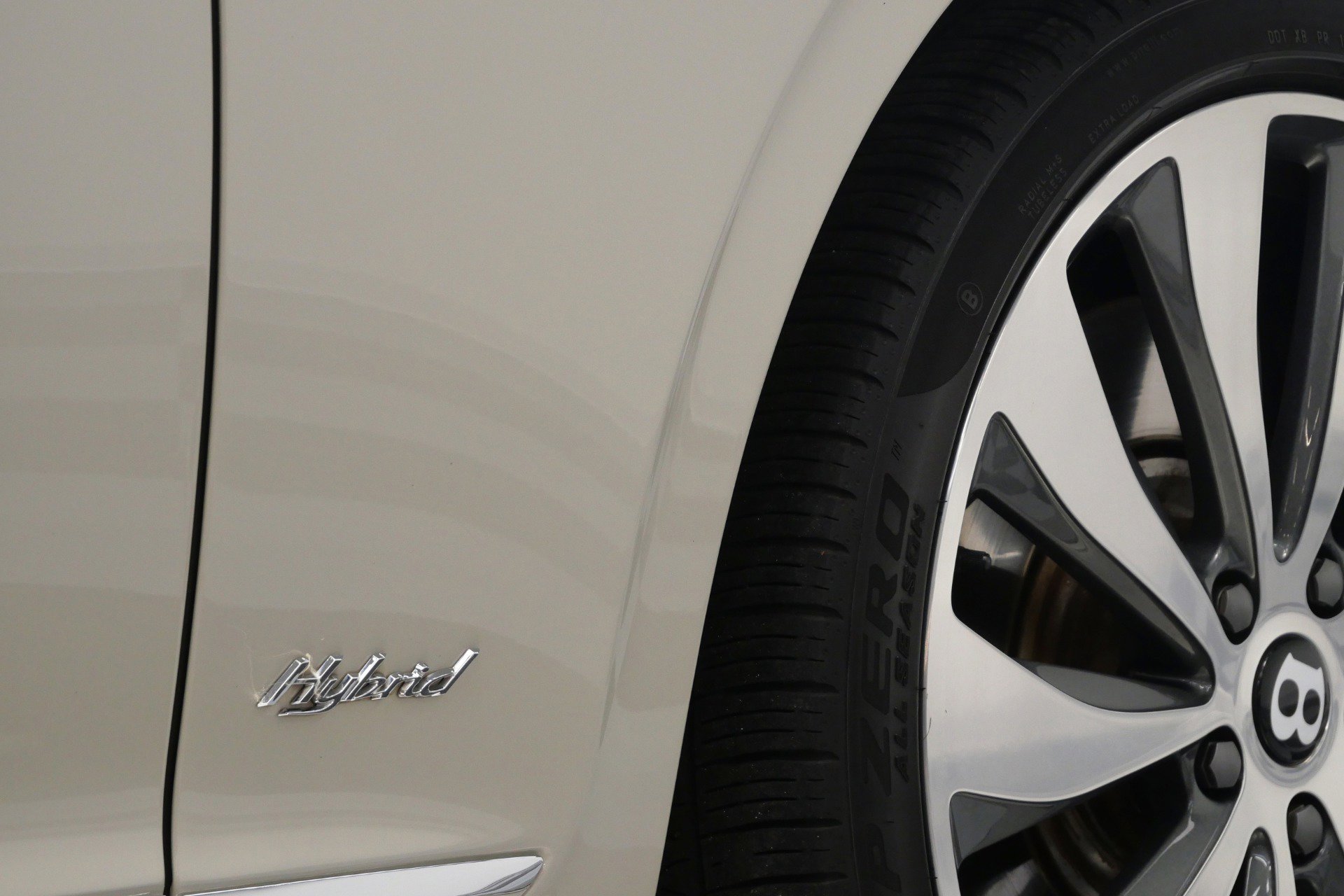 Used 2022 Bentley Flying Spur Plug-In Hybrid image 46