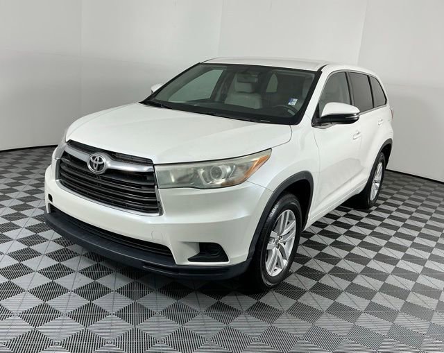 Used 2015 Toyota Highlander LE FWD image 4