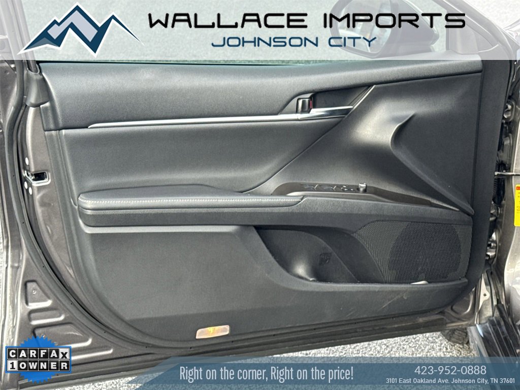 Used 2022 Toyota Camry XSE video 3