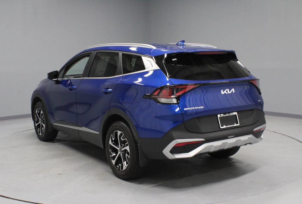 Used 2024 Kia Sportage EX AWD/4WD image 8