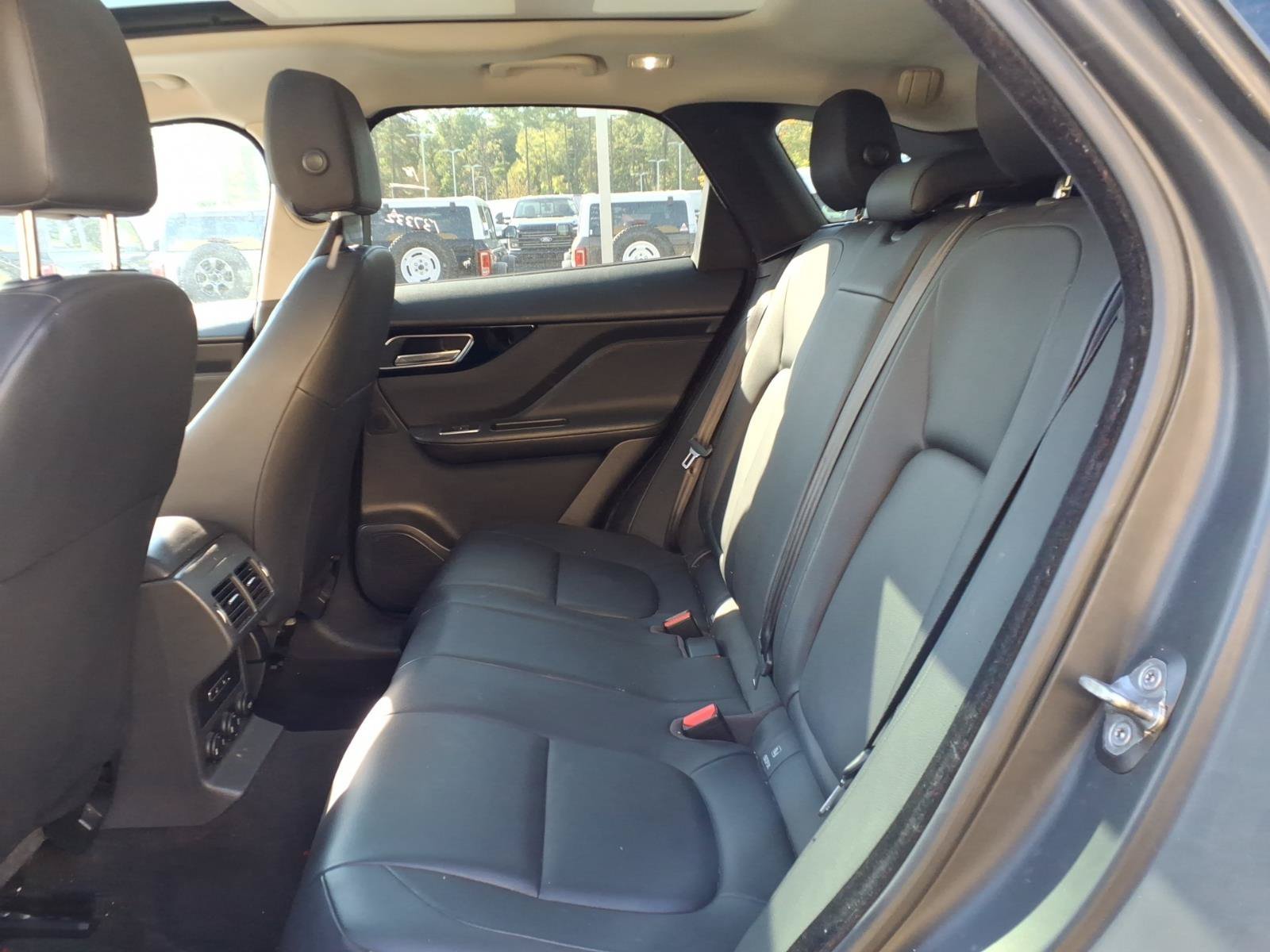 Used 2018 Jaguar F-PACE Premium AWD/4WD image 31