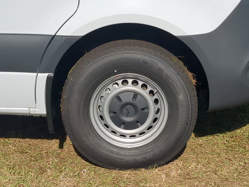 Used 2025 Mercedes-Benz Sprinter 2500 image 21