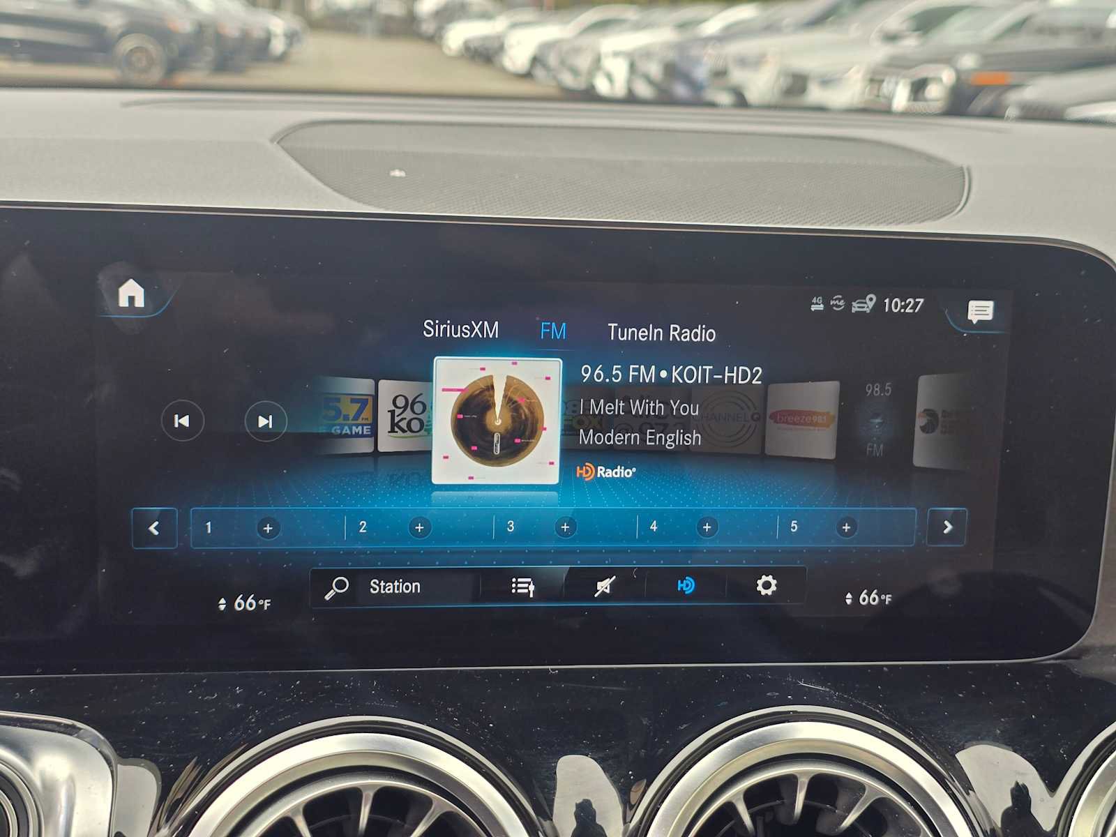 Used 2023 Mercedes-Benz EQB 300 4MATIC image 30