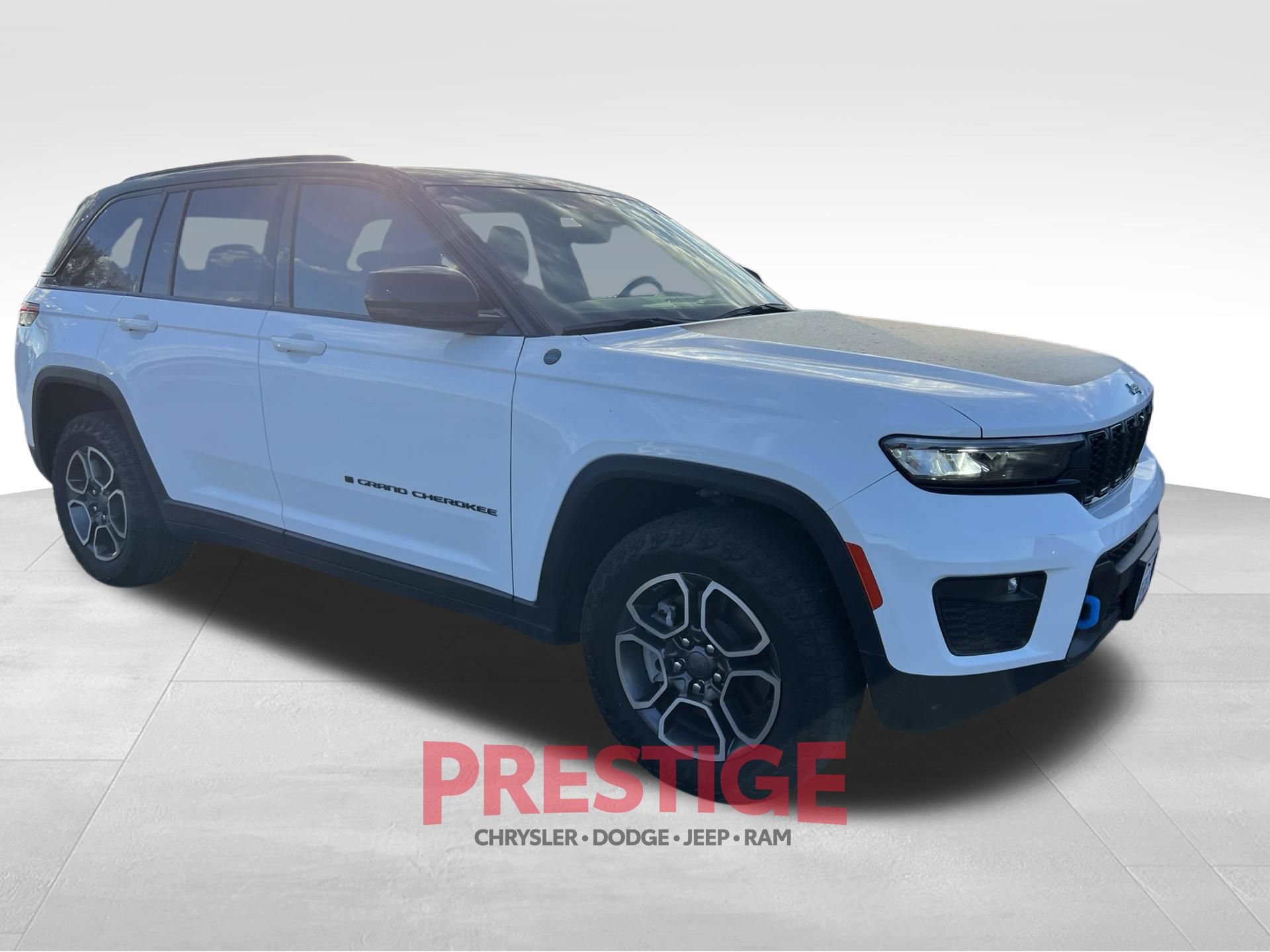 Used 2022 Jeep Grand Cherokee Trailhawk AWD/4WD image 4