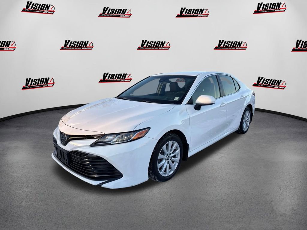 Used 2018 Toyota Camry LE image 1