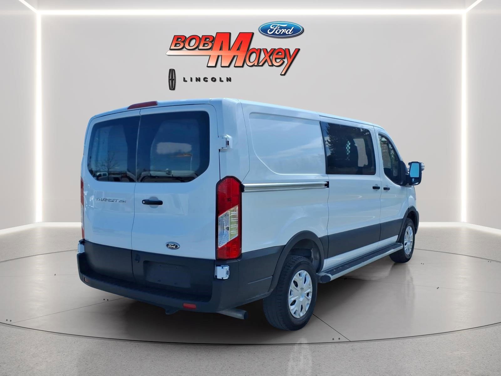 Used 2024 Ford Transit 250 Low Roof w/ Exterior Upgrade Package RWD image 4