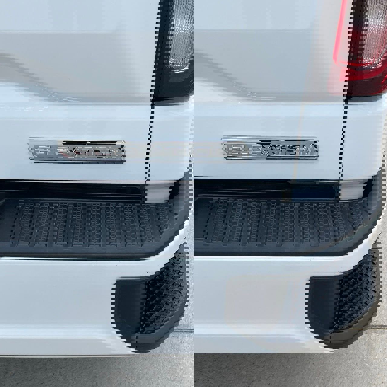 Used 2020 GMC Sierra 1500 Elevation w/ Elevation Value Package image 6