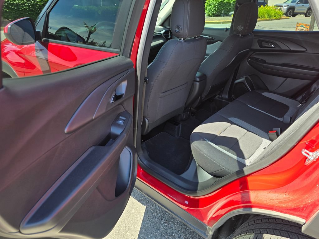Used 2026 Chevrolet TrailBlazer LT w/ Convenience Package AWD/4WD image 19