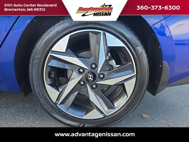 Used 2022 Hyundai Elantra Limited w/ Preferred Accessory Package FWD image 23