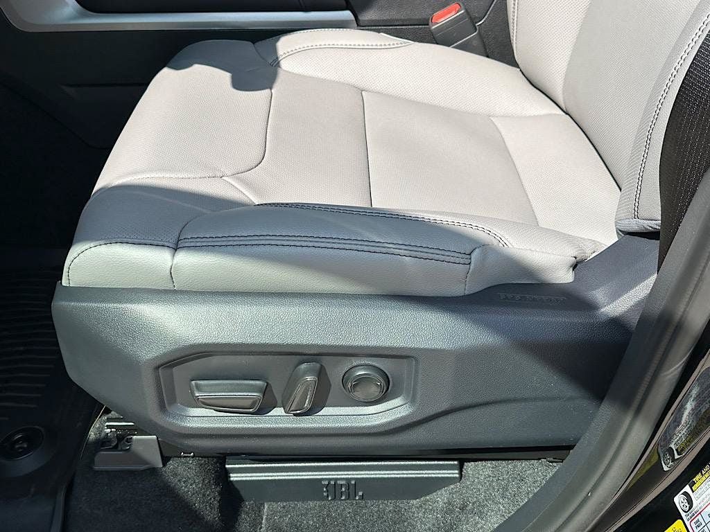 New 2026 Toyota Tundra Limited AWD/4WD image 9