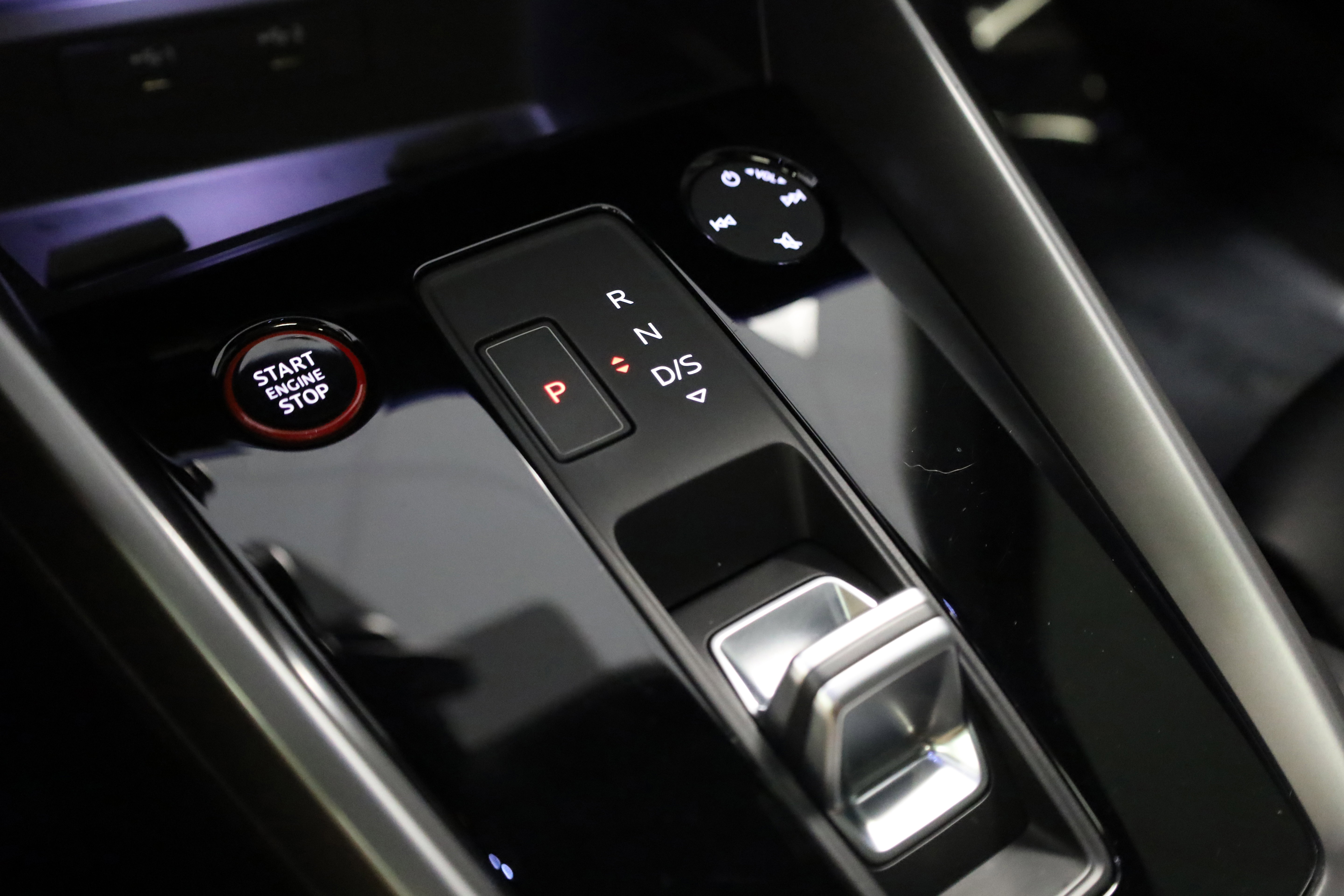 Used 2023 Audi RS 3 w/ RS Technology Package image 30