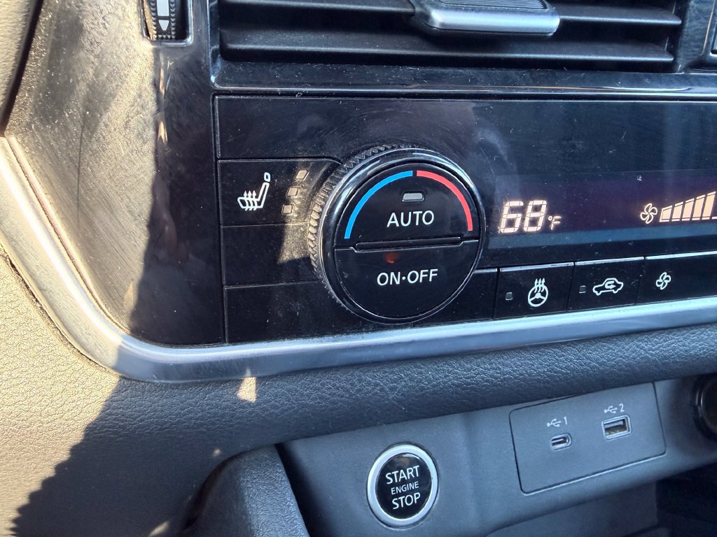 Used 2021 Nissan Rogue SV FWD image 23