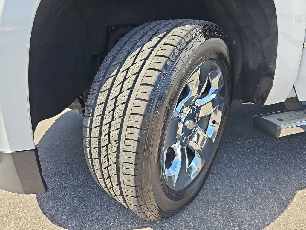 Used 2017 Chevrolet Suburban LT w/ LT Signature Package RWD image 37