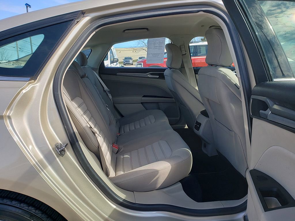Certified 2019 Ford Fusion SE image 17