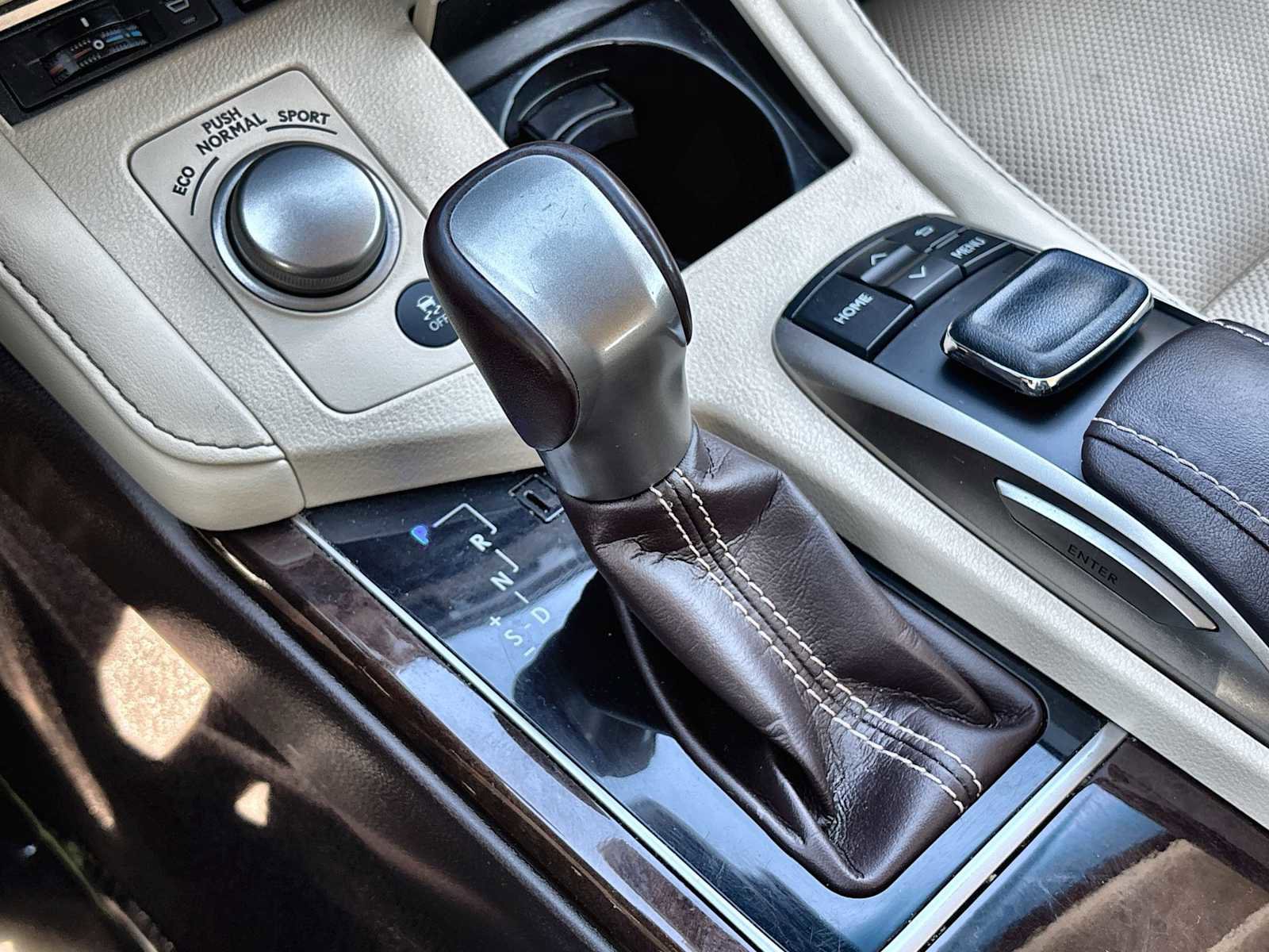 Used 2018 Lexus ES 350 w/ Luxury Package w/Wood Trim image 22