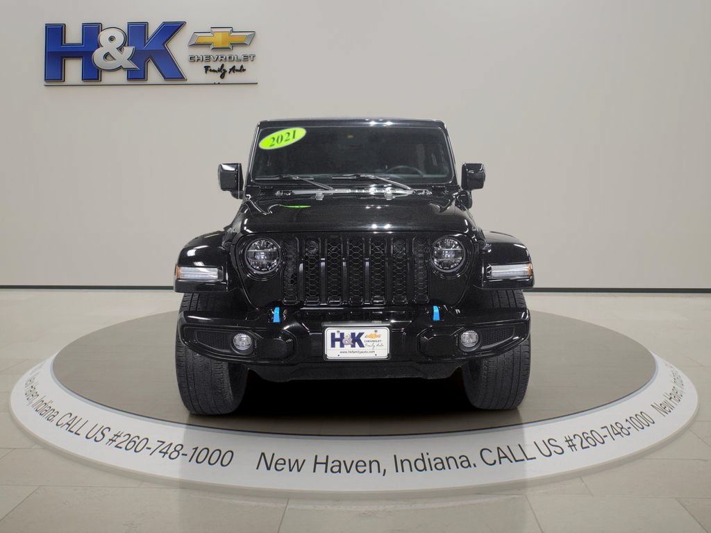 Used 2021 Jeep Wrangler Unlimited Sahara AWD/4WD image 2