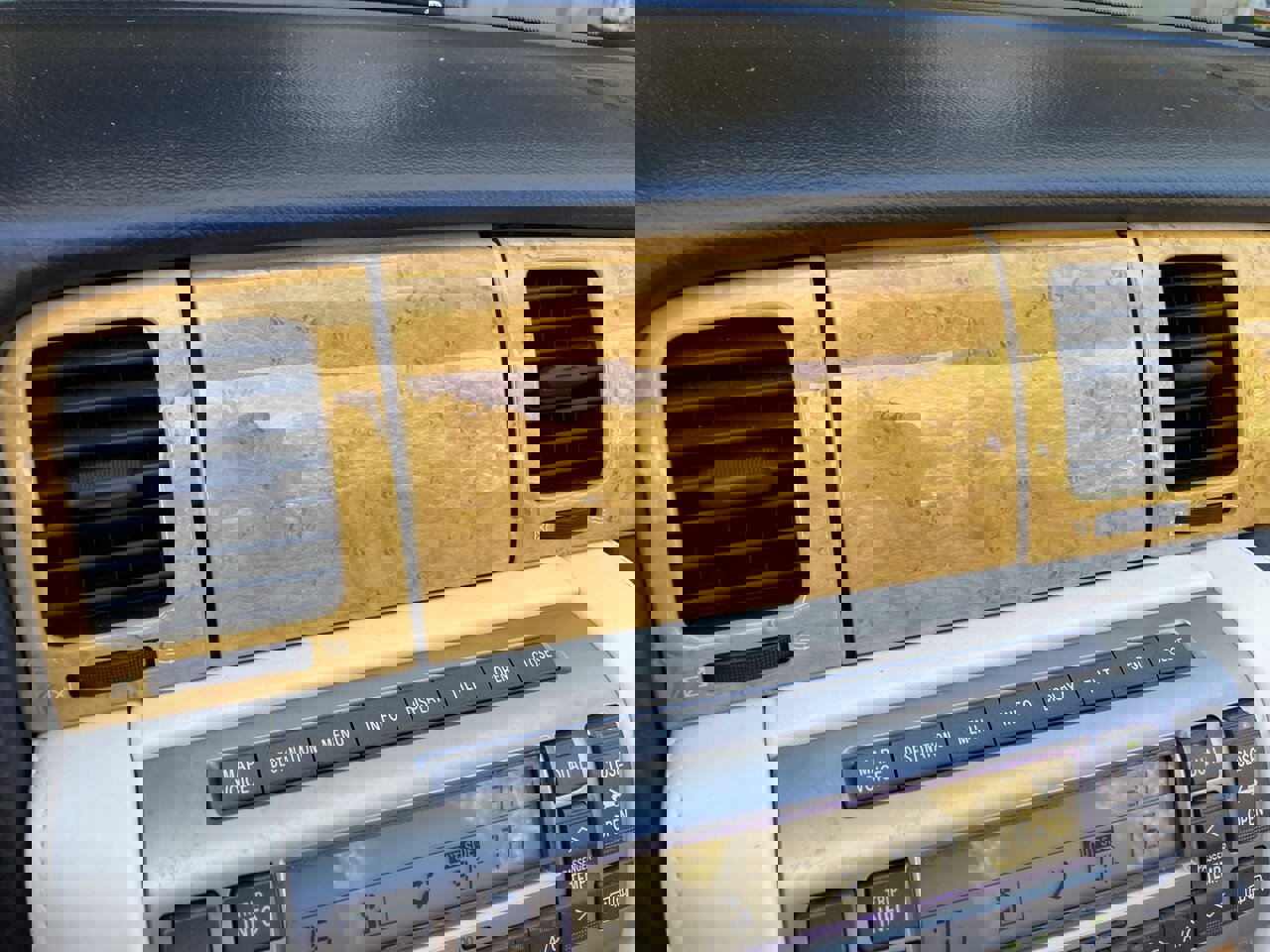 Used 2005 Lexus SC 430 Convertible image 24