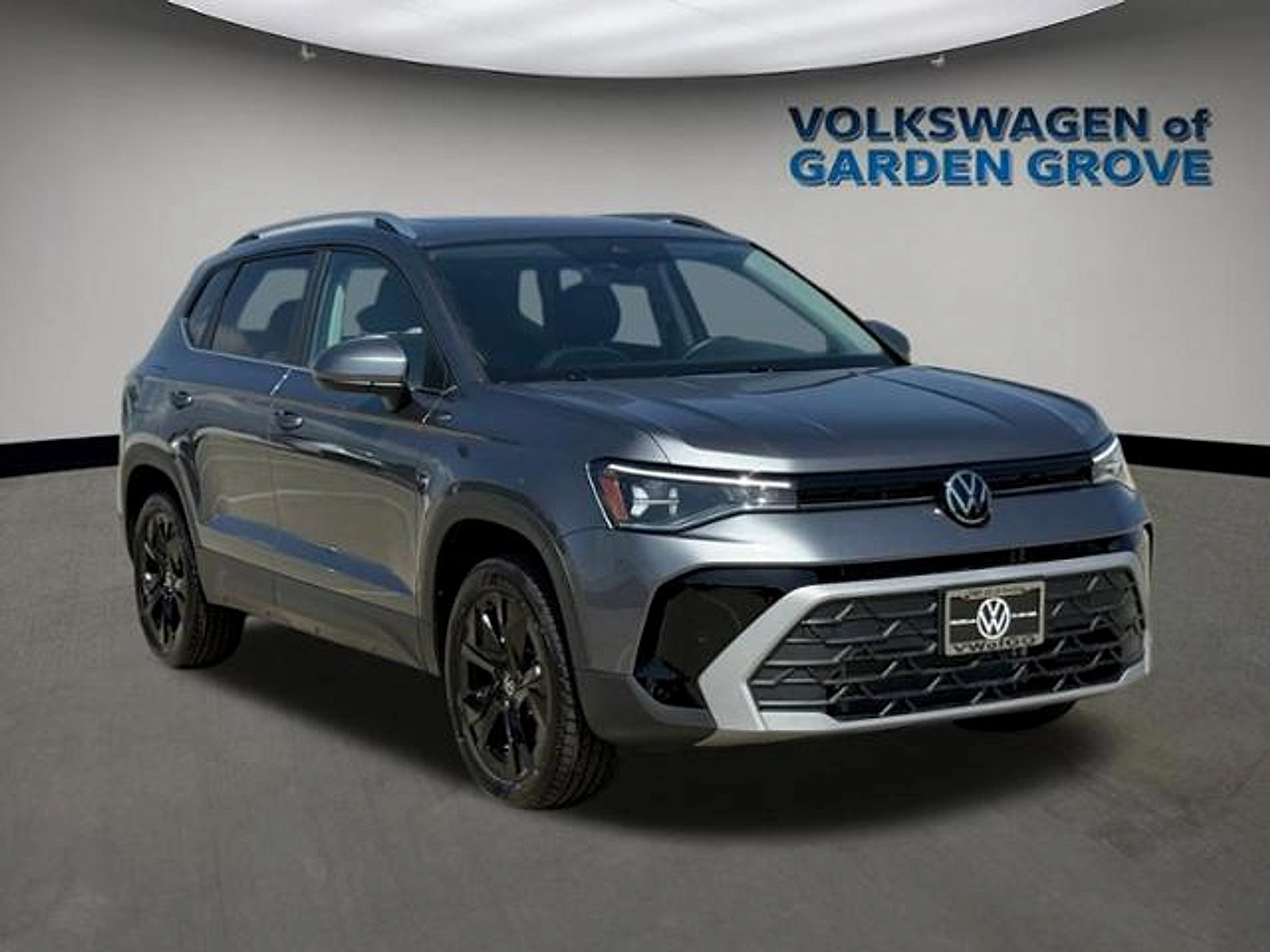 New 2026 Volkswagen Taos SE FWD image 2