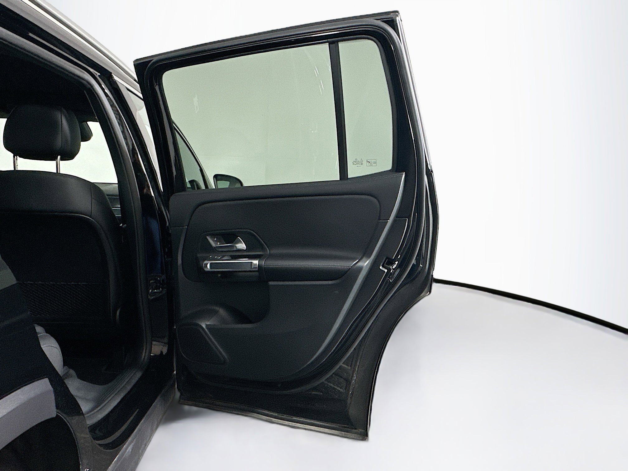 Used 2024 Mercedes-Benz GLB 250 GLB 250 image 32