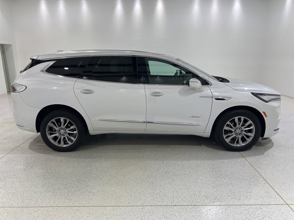 Used 2024 Buick Enclave Avenir w/ Avenir Technology Package image 6