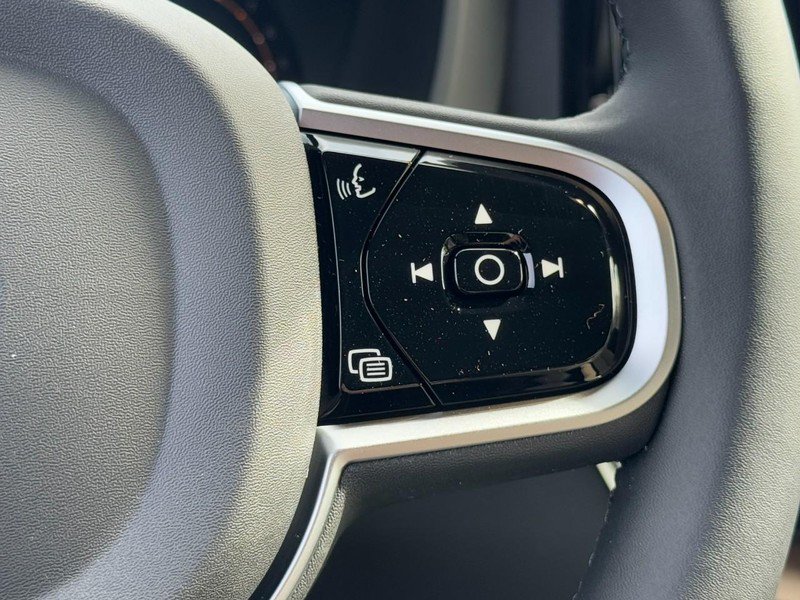 New 2026 Volvo XC60 B5 Plus w/ Protection Package Premier AWD/4WD image 12