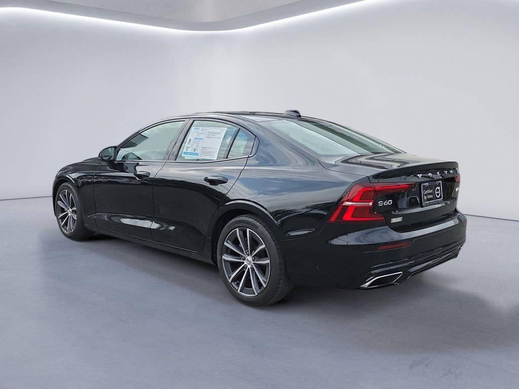 Used 2022 Volvo S60 B5 Momentum w/ Protection Package Premier AWD/4WD image 4
