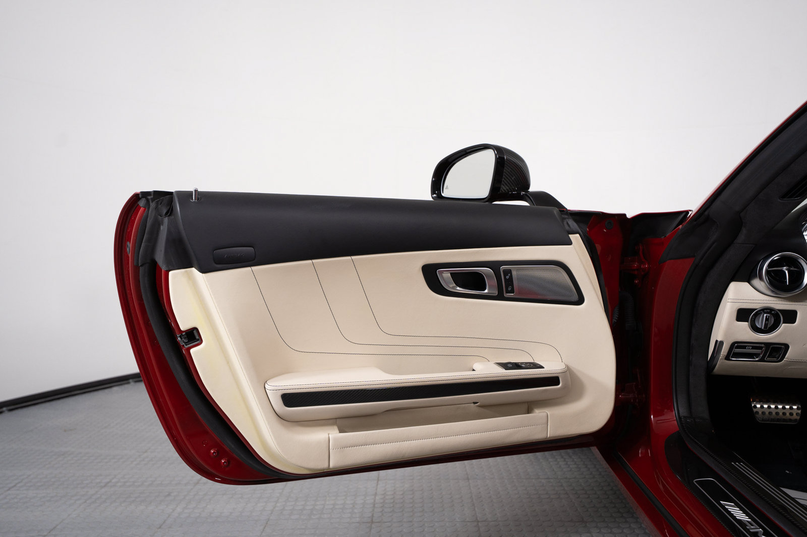 Used 2012 Mercedes-Benz SLS AMG Roadster image 14
