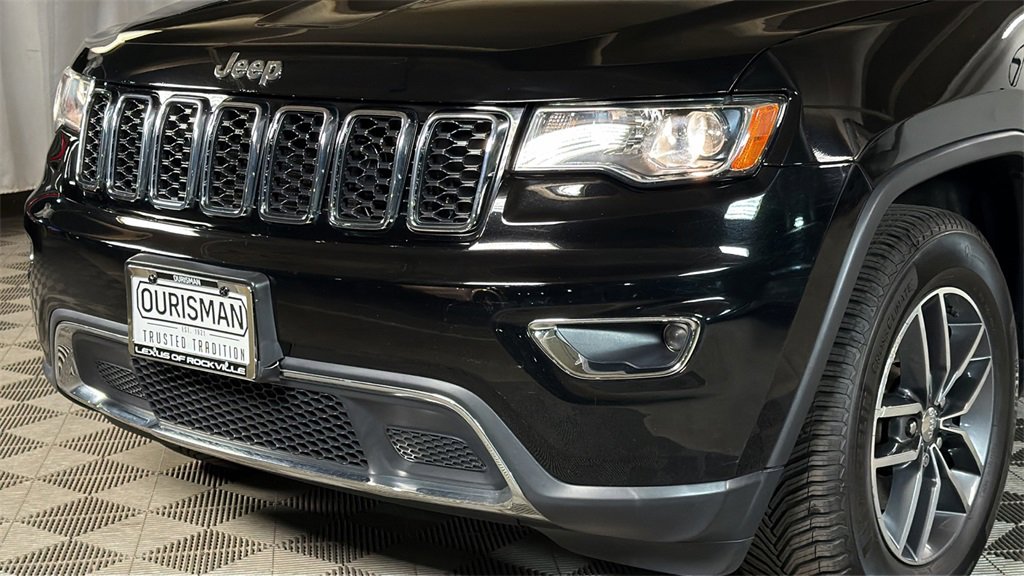 Used 2017 Jeep Grand Cherokee Limited image 3