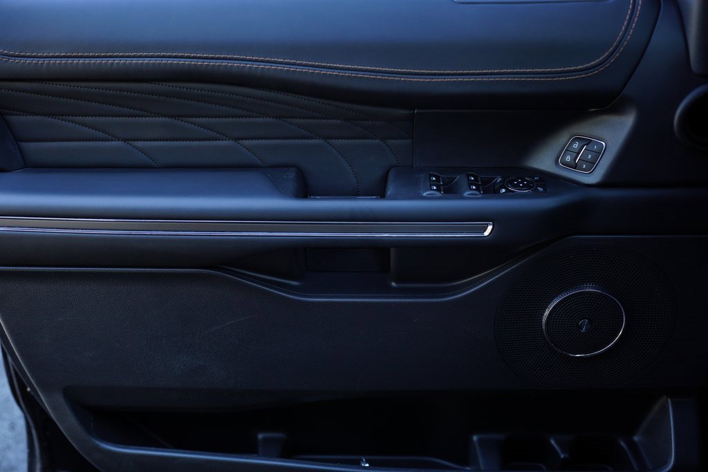 Used 2023 Ford Expedition Platinum image 37